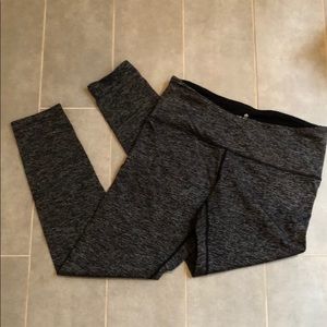 Heather grey leggings with zip pocket - small